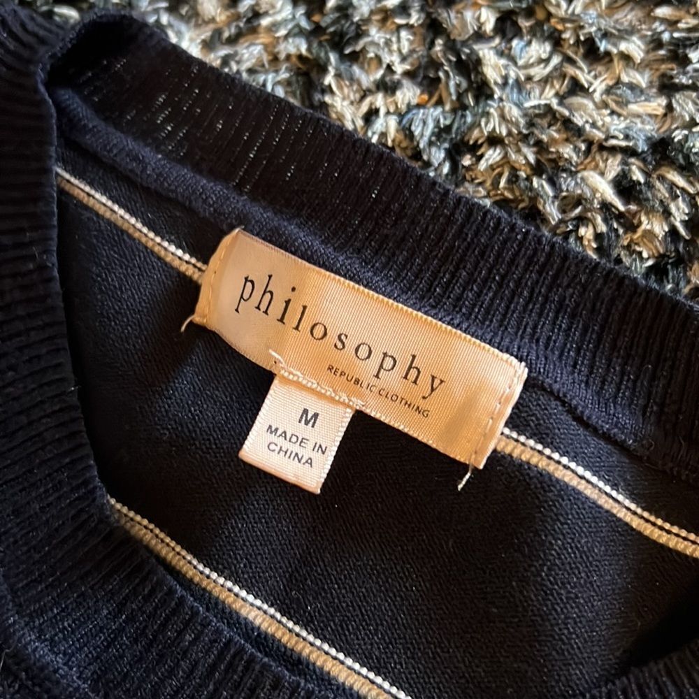 Philosophy medium sweater - Picture 8 of 8